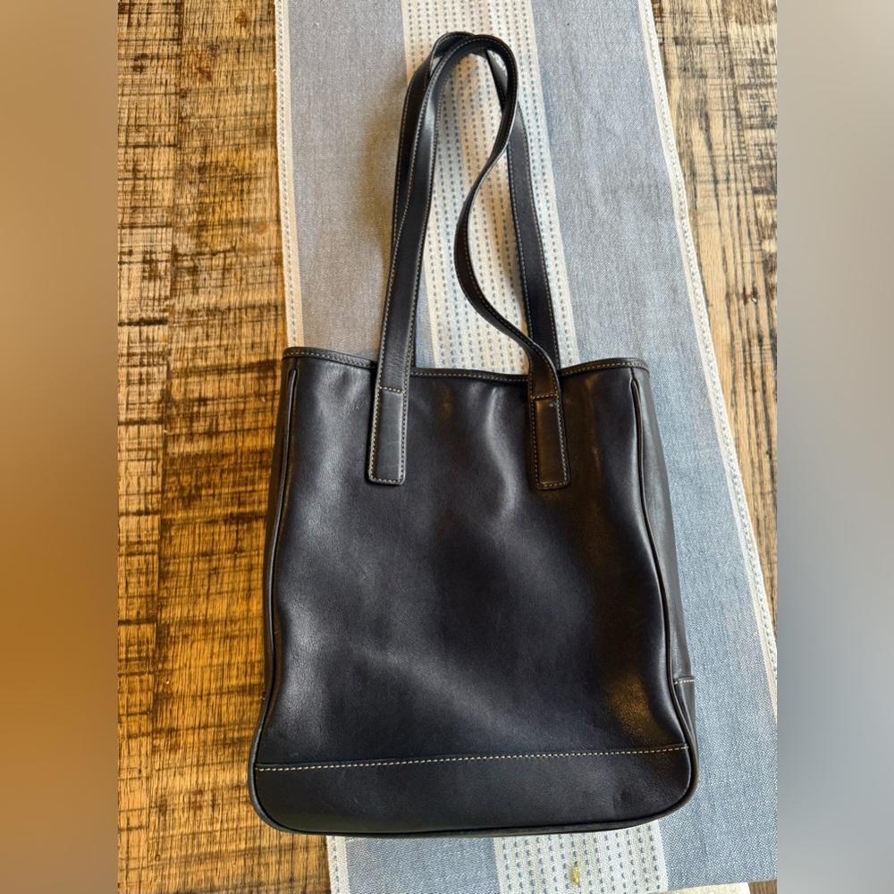Coach vintage Hampton Black Leather Tote with Contrast Stitching purse